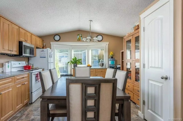 4 of 27 - 1050 Bowlby Rd 3, Errington, BC