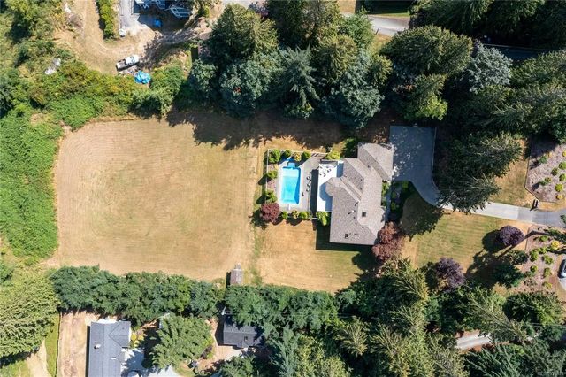 4 of 76 - 5604 Hiquebran Rd, Nanaimo, BC