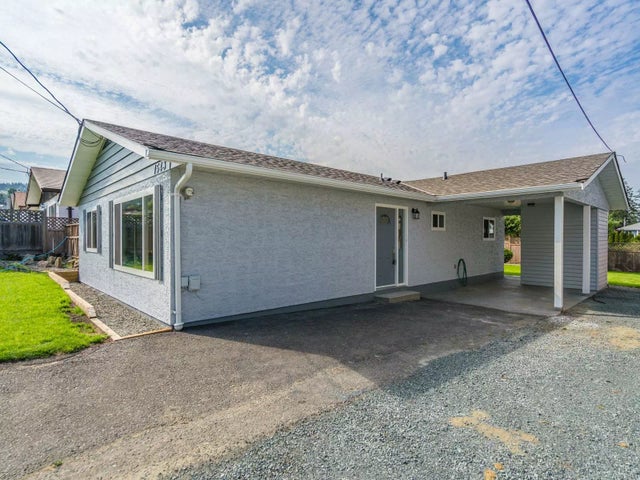 1 of 31 - 1543 Robert St, Crofton, BC