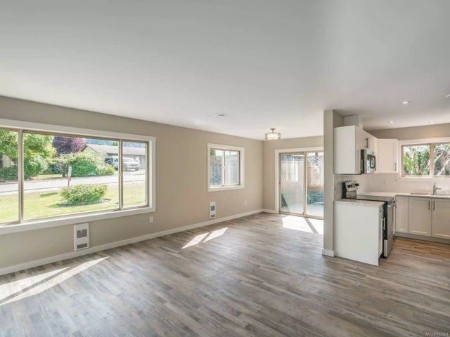 3 of 31 - 1543 Robert St, Crofton, BC