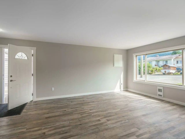 4 of 31 - 1543 Robert St, Crofton, BC