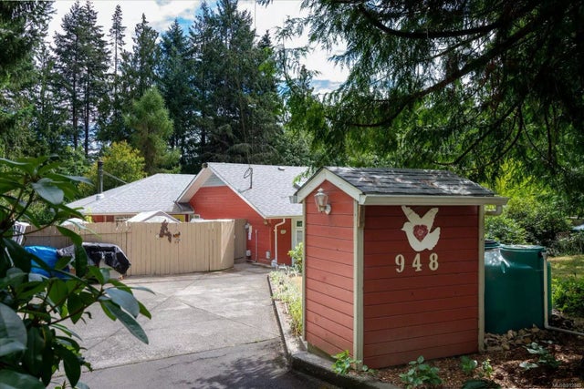 2 of 48 - 948 Dirksen Rd, Gabriola Island, BC