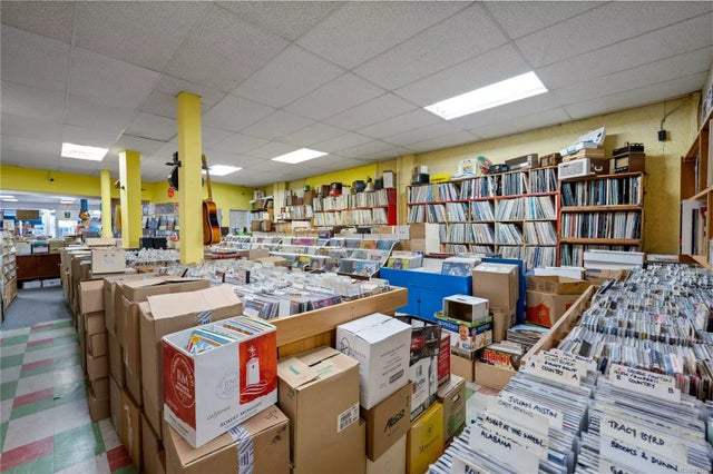 2 of 30 - 51 Commercial St, Nanaimo, BC