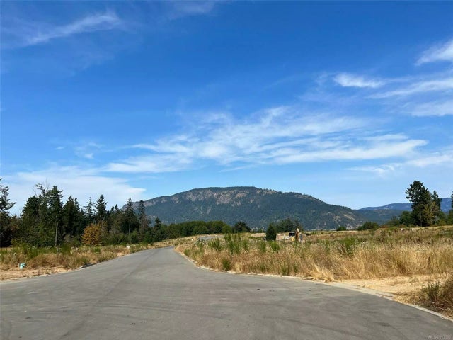 1 of 9 - 4585 Galdwell Rd, Cowichan Bay, BC