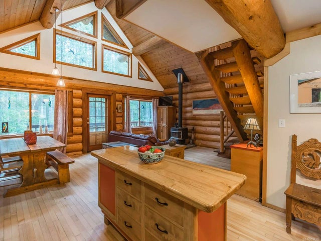 1 of 47 - 1475 Cresta Roca Rd, Gabriola Island, BC