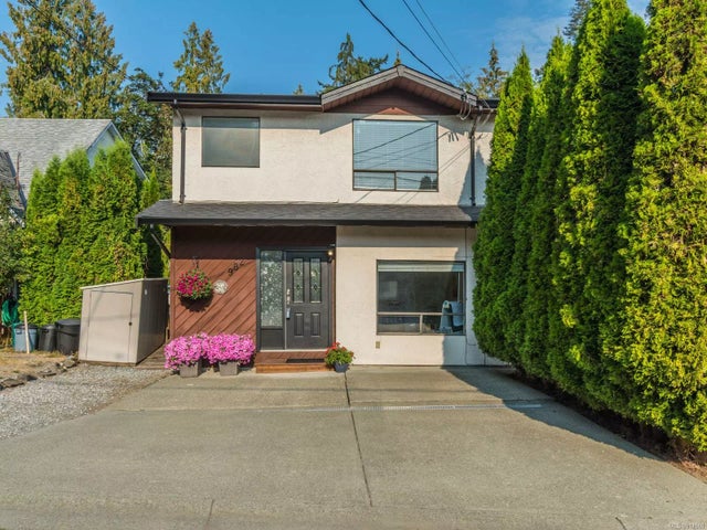 1 of 40 - 9824 Fir St, Chemainus, BC