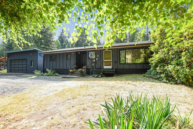 1 of 58 - 339 Bates Dr, Fanny Bay, BC