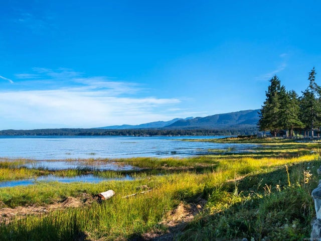 1 of 39 - 7946 White Duck Rd, Fanny Bay, BC