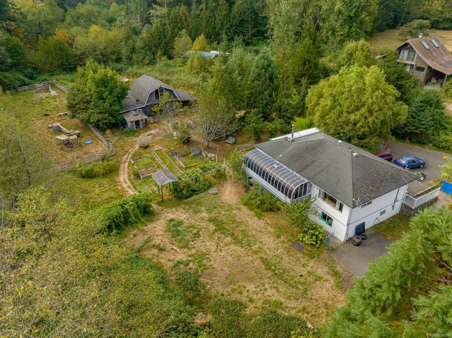 1 of 98 - 395 Station Rd, Fanny Bay, BC