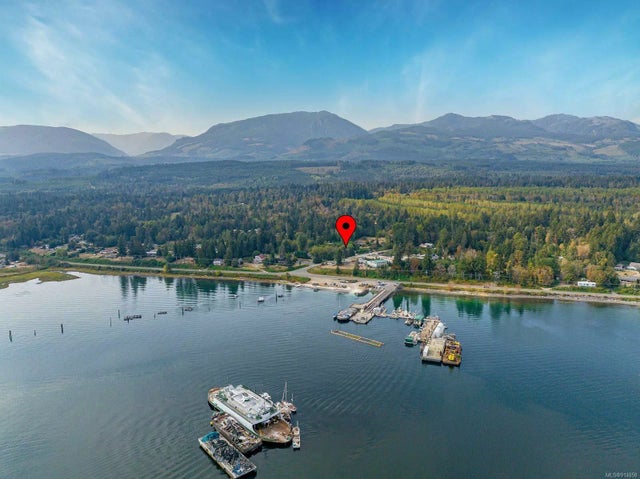 2 of 98 - 395 Station Rd, Fanny Bay, BC