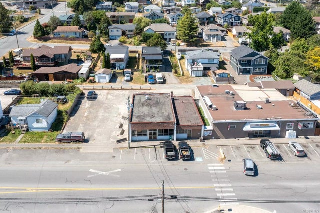 2 of 29 - 8124 & 8126 York Ave, Crofton, BC