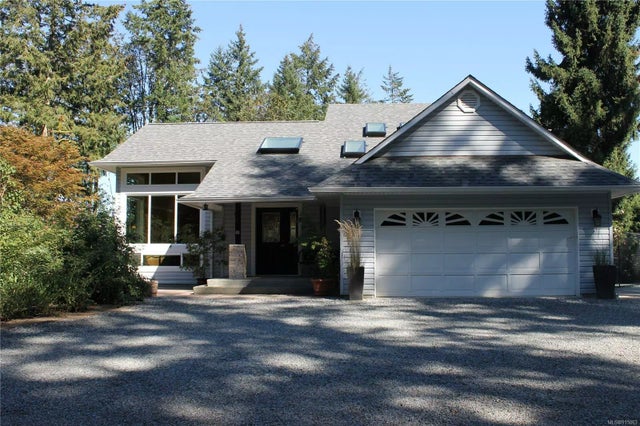 1 of 47 - 3015 Mount Sicker Rd, Chemainus, BC