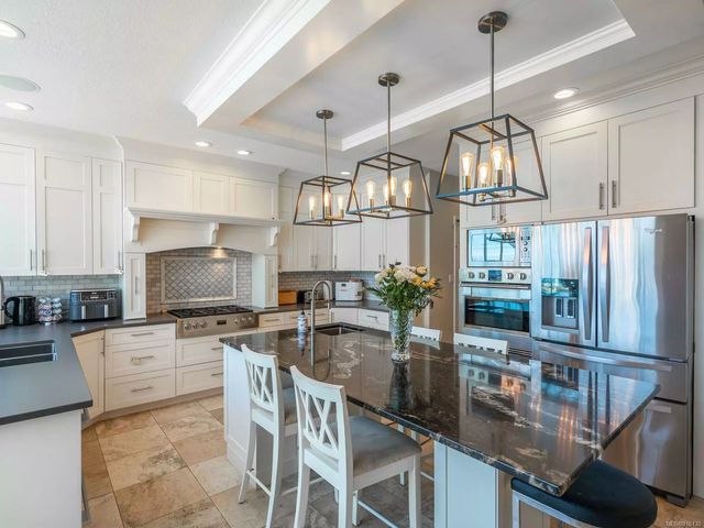 2 of 98 - 2800 Benson View Rd, Nanaimo, BC