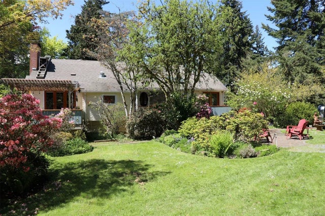 1 of 49 - 4820 Hillbank Rd, Cowichan Bay, BC