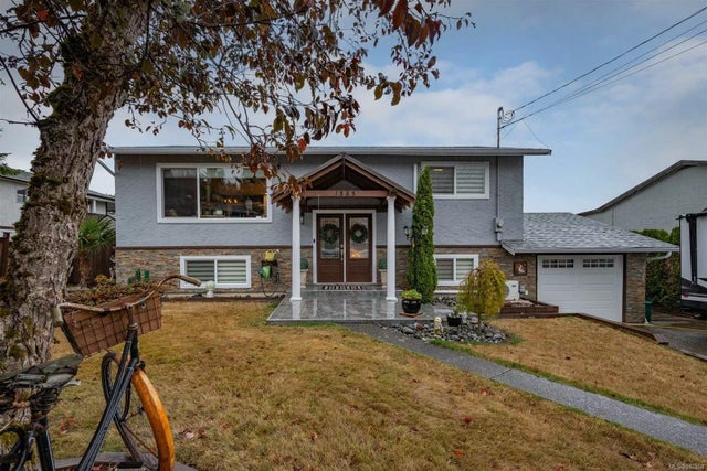 2 of 54 - 1585 Pauline St, Crofton, BC