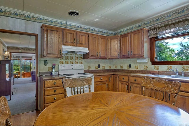 5 of 35 - 8254 Island Hwy S, Fanny Bay, BC