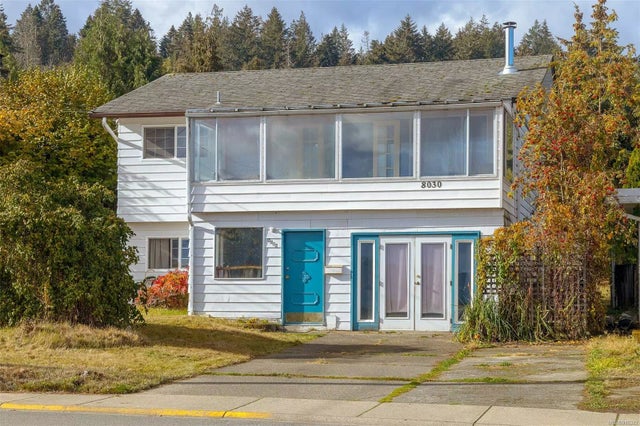 1 of 46 - 8030 York Ave, Crofton, BC