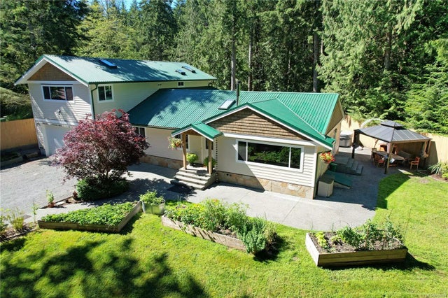 1 of 11 - 711 Carr Blvd, Gabriola Island, BC