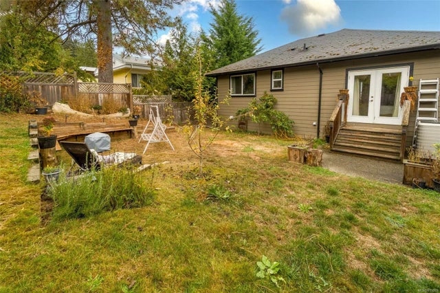 4 of 28 - 1604 Adelaide St, Crofton, BC