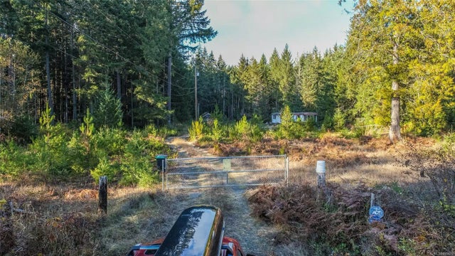 2 of 13 - 951 Englishman River Rd, Errington, BC