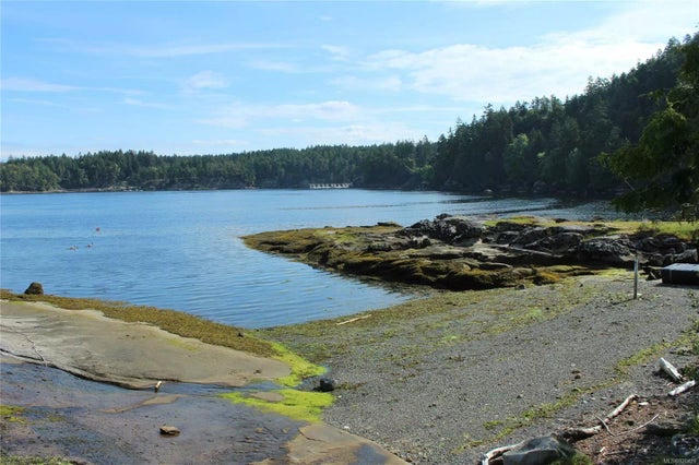 2 of 7 - 190 Easthom Rd, Gabriola Island, BC