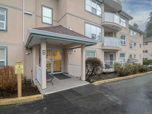 1 of 27 - 3000 Oak St 205b, Chemainus, BC