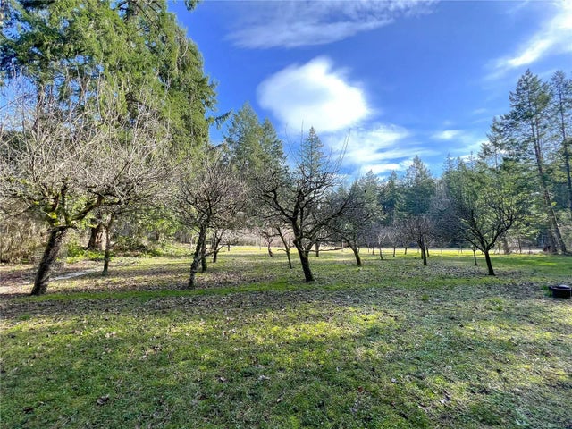 2 of 28 - 1585 Perry Rd, Gabriola Island, BC