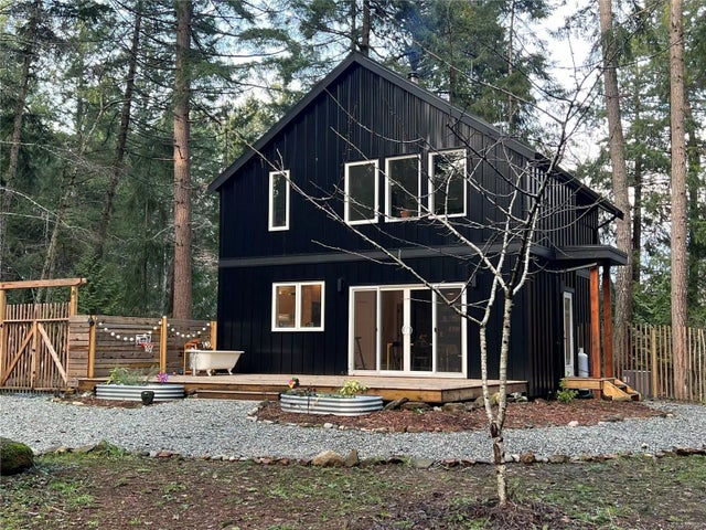 1 of 39 - 1569 Violet Cres, Gabriola Island, BC