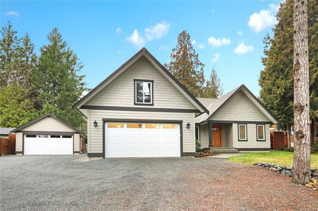 1 of 59 - 7735 Ships Point Rd, Fanny Bay, BC