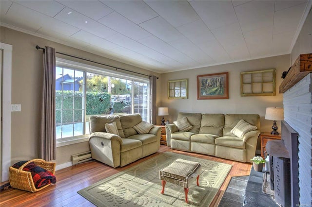 4 of 29 - 3233 Cook St, Chemainus, BC