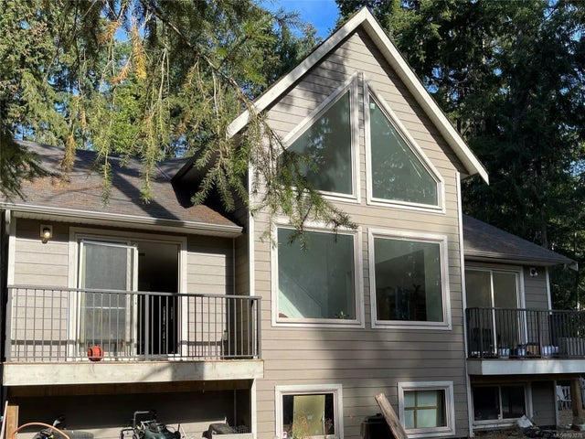 1 of 12 - 1800 Gibbs Rd, Errington, BC