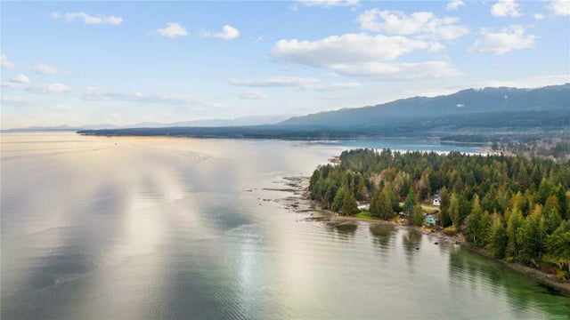 3 of 37 - 7814 Ships Point Rd, Fanny Bay, BC