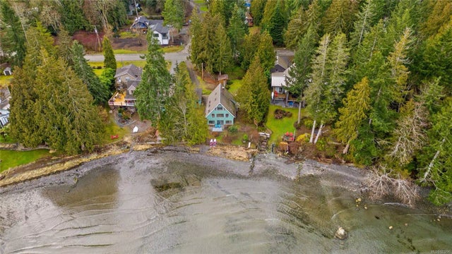 4 of 37 - 7814 Ships Point Rd, Fanny Bay, BC