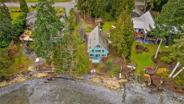 5 of 37 - 7814 Ships Point Rd, Fanny Bay, BC