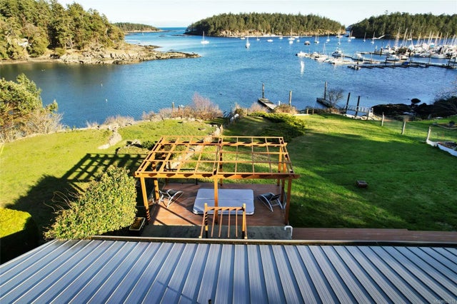 3 of 31 - 3455 South Rd, Gabriola Island, BC