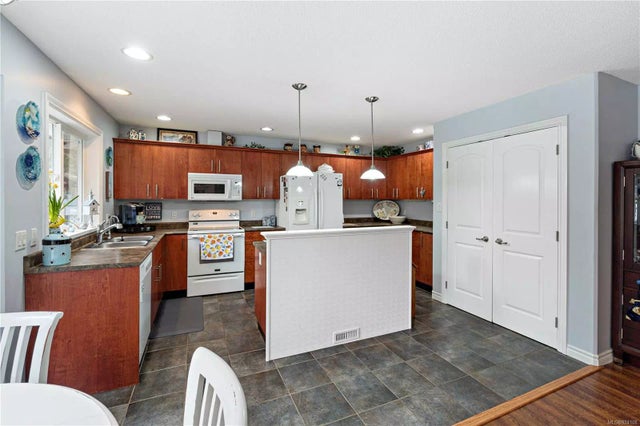 4 of 79 - 664 Middlegate Rd, Errington, BC