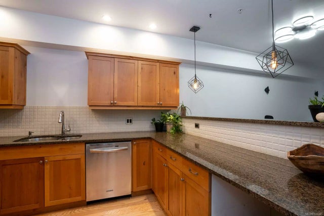 3 of 33 - 1244 4th Ave 208, Ladysmith, BC
