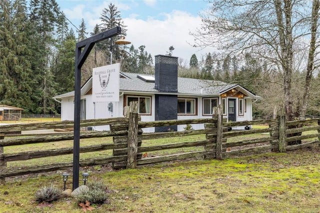 2 of 87 - 8573 Wavell Rd, Fanny Bay, BC