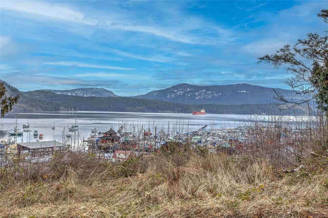 1 of 20 - 1780 Fenwick Rd, Cowichan Bay, BC