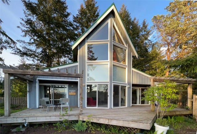 2 of 28 - 3034 Mander Rd, Gabriola Island, BC