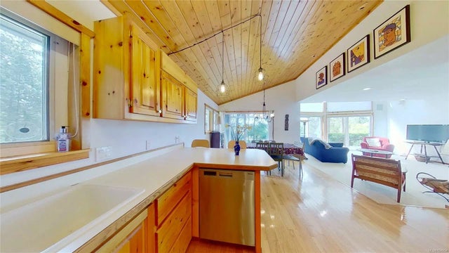 3 of 28 - 3034 Mander Rd, Gabriola Island, BC