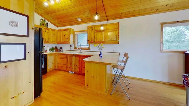 4 of 28 - 3034 Mander Rd, Gabriola Island, BC