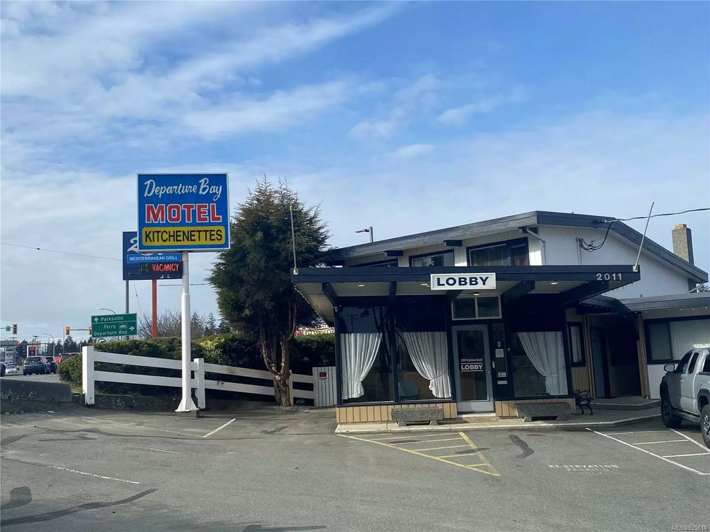 2011 Estevan Rd, Nanaimo