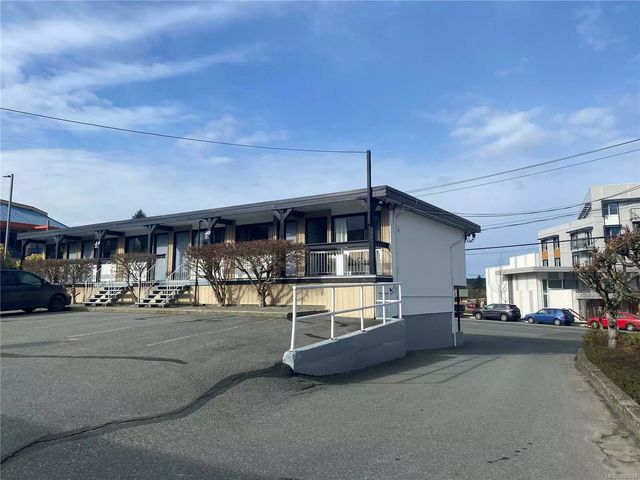 3 of 8 - 2011 Estevan Rd, Nanaimo, BC