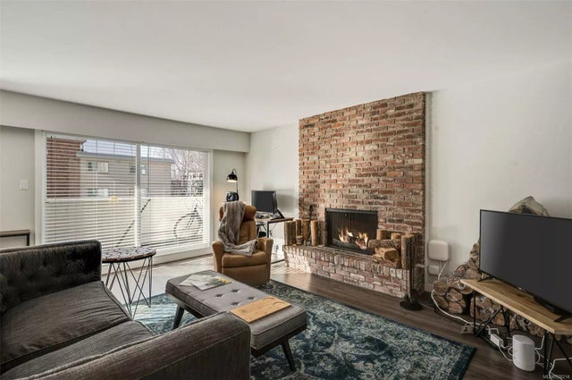 2 of 35 - 1170 Rockland Ave 304, Victoria, BC