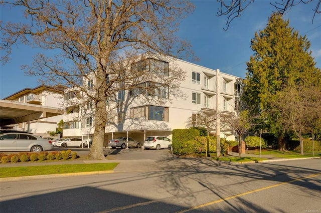 3 of 35 - 1170 Rockland Ave 304, Victoria, BC