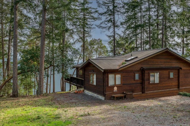 1 of 48 - 2689 Islands View Dr, Gabriola Island, BC