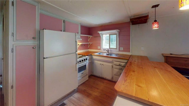 3 of 13 - 700 Rollo Rd, Gabriola Island, BC