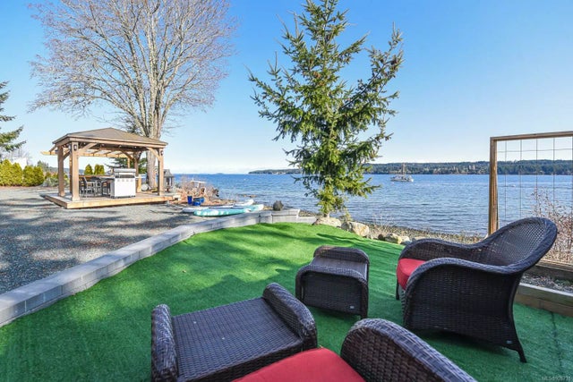 1 of 29 - 6826 Buckley Bay Frontage Rd, Fanny Bay, BC