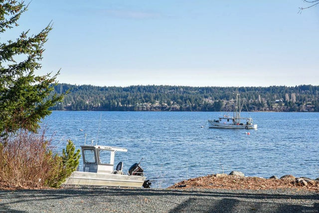 2 of 29 - 6826 Buckley Bay Frontage Rd, Fanny Bay, BC